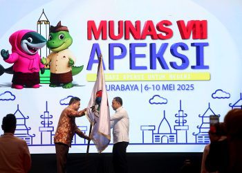 Pengukuhan Eri Cahyadi yang terpilih kembali sebagai Ketua Dewan Pengurus APEKSI untuk periode 2025-2030.