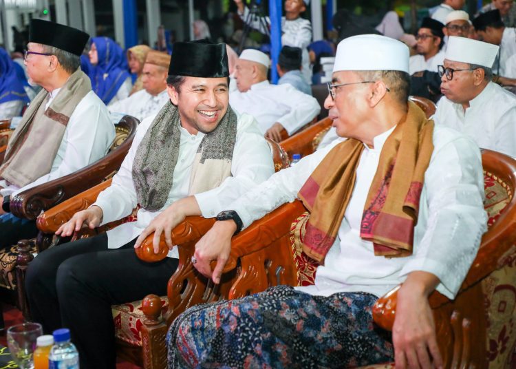 Wakil Gubernur Jawa Timur Emil Elestianto Dardak saat menghadiri harlah Pondok Pesantren Syekh Abdul Qodir Al Jailani ke-29 di Desa Rangkang, Kraksaan, Probolinggo.