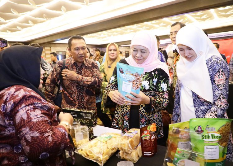 Gubernur Jatim Khofifah Indar Parawansa dalam misi dagang di Provinsi Kalimantan Timur.