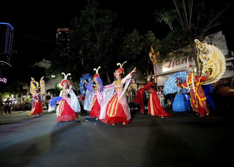 Salah satu penampilan peserta Karnaval Budaya yang bertema ‘Light Culture Parade’.