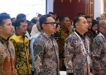 Wakil Menteri Dalam Negeri Bima Arya, Wakil Gubernur Jatim Emil Elestianto Dardak, dan Wali Kota Surabaya Eri Cahyadi pada pembukaan Indonesia City Expo di Grand City.
