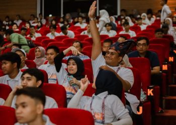 Gelaran Youth City Changers (YCC) 2025  dalam sesi talkshow inspiratif di Balai Budaya Surabaya.