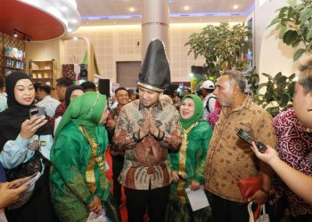 Wakil Gubernur Jawa Timur Emil Elestianto Dardak saat menghadiri pembukaan Munas APEKSI.