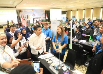 Wakil Gubernur Jatim Emil Elestianto Dardak di sela pembukaan Surabaya Business Matching 2025 di Isyana Ballroom Bumi Surabaya City Resort.