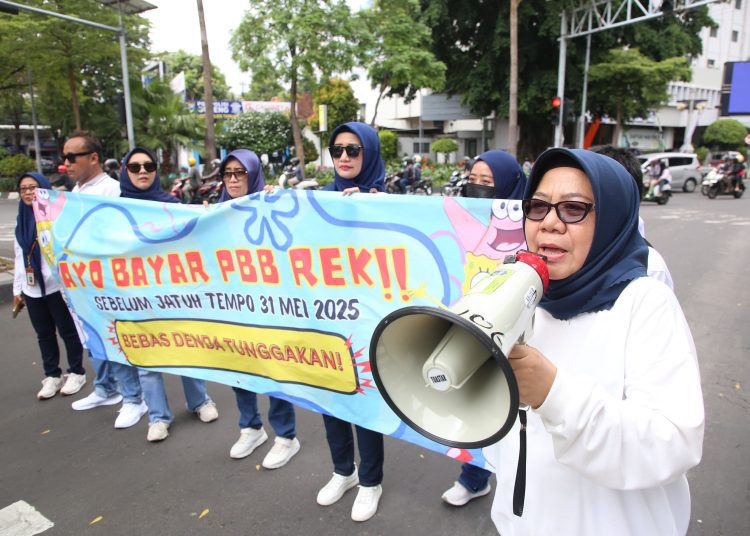 Sosialisasi bertajuk gebyar sosialisasi dan imbauan pembayaran PBB on the street yang dilaksanakan Bapenda Surabaya.
