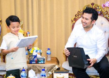 Emil Elestianto Dardak bertemu Parama Hansa Abhipraya juara dunia Olimpiade Matematika di usia 7 tahun