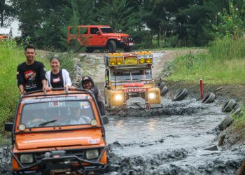 Jalur Offroad Hutan Cemara, Taman Hutan Raya (Tahura), Pakal dijajal dalam peresmian yang dilakukan oleh Wali Kota Surabaya, Eri Cahyadi.
