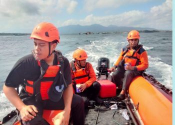 Tim SAR dikerahkan mencari korban kecelakaan laut yang menimpa KMP Tunu Pratama Jaya di Perairan Selat Bali.
