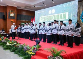 Pengukuhan pengurus Persatuan Guru Republik Indonesia  Kota Surabaya masa bakti 2025-2030 di Graha Sawunggaling.