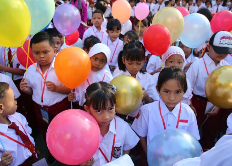 Foto ilustrasi pelaksanaan MPLS di salah' satu sekolah di Surabaya.