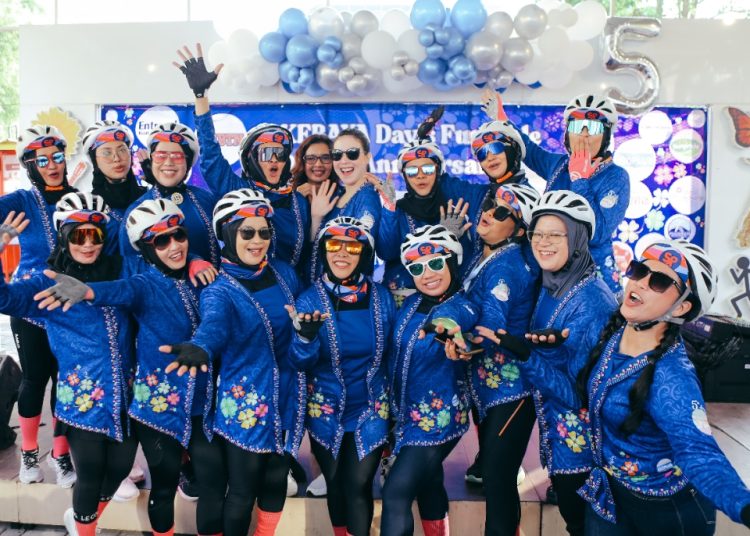 Kebaya Day’s Fun Ride 5th Anniversary yang digelar di kawasan Livin Land Mandiri, Surabaya.