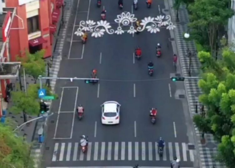 Kondisi Jalan Tunjungan yang kini lebih lancar arus lalu lintasnya setelah dilakukan penataan parkir.