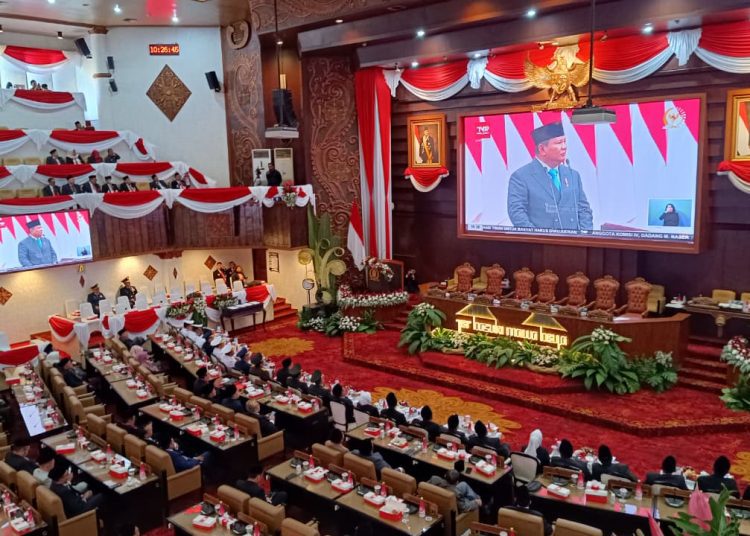 Rapat paripurna di DPRD Jatim dengan agenda mendengarkan pidato kenegaraan Presiden Republik Indonesia.