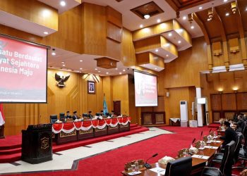 Suasana rapat paripurna di DPRD Surabaya dengan agenda pengajuan Perubahan Anggaran Pendapatan dan Belanja Daerah (P-APBD) Tahun 2025.