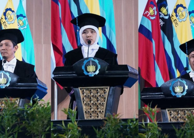 Tiga di antara lima profesor baru yang dikukuhkan ITS di Grha Sepuluh Nopember ITS