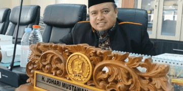 Anggota Komisi D DPRD Surabaya  Johari Mustawan
