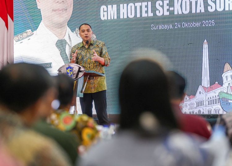 Wali Kota Surabaya Eri Cahyadi saat pertemuan dan silaturahmi bersama para general manager hotel yang tergabung dalam Perhimpunan Hotel dan Restoran Indonesia.