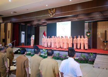 Pengukuhan Dharma Wanita Persatuan (DWP) Kota Surabaya masa bakti 2025-2029 di Gedung Wanita Candra Kencana.