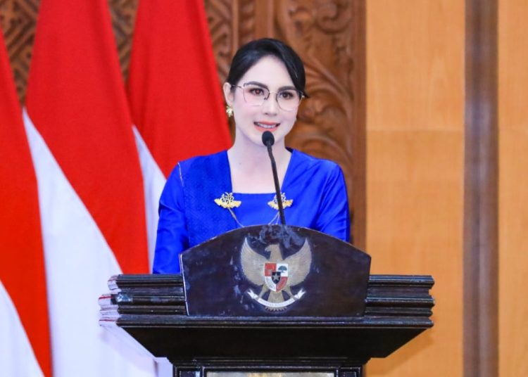 Ketua TP PKK Jatim Arumi Bachsin