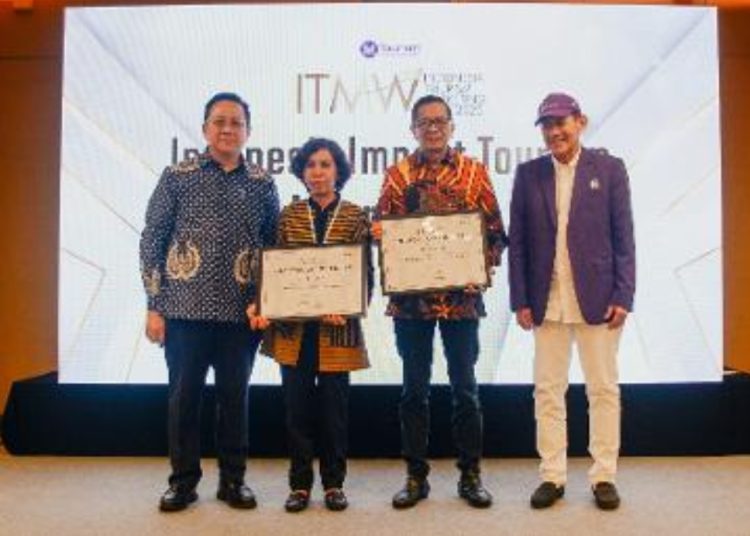 Surabaya memborong empat penghargaan bergengsi dalam ajang The 1st Indonesia Tourism Marketing Week.