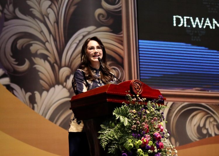 Ketua dekranasda Jatim Arumi Bachsin