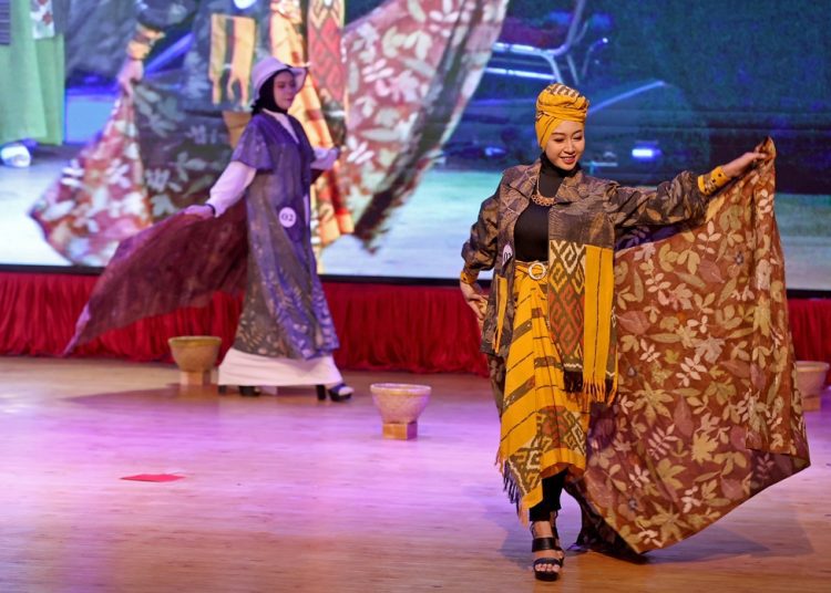 Gebyar Wirausaha Perempuan 2025 yang bertema "Perempuan Berdaya Surabaya Sejahtera.