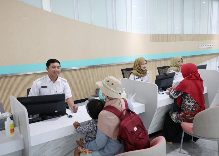 Salah satu pelayanan di RSUD Eka Candrarini.