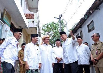 Wali Kota Surabaya Eri Cahyadi melakukan kunjungan ke Pondok Pesantren Nikmatun Najiyah di Jalan Sidosermo.