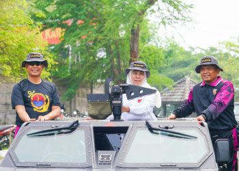 Gubernur Jatim Khofifah Indar Parawansa saat menghadiri Inagurasi Pasmar 2 di Bumi Marinir Karangpilang, Surabaya.