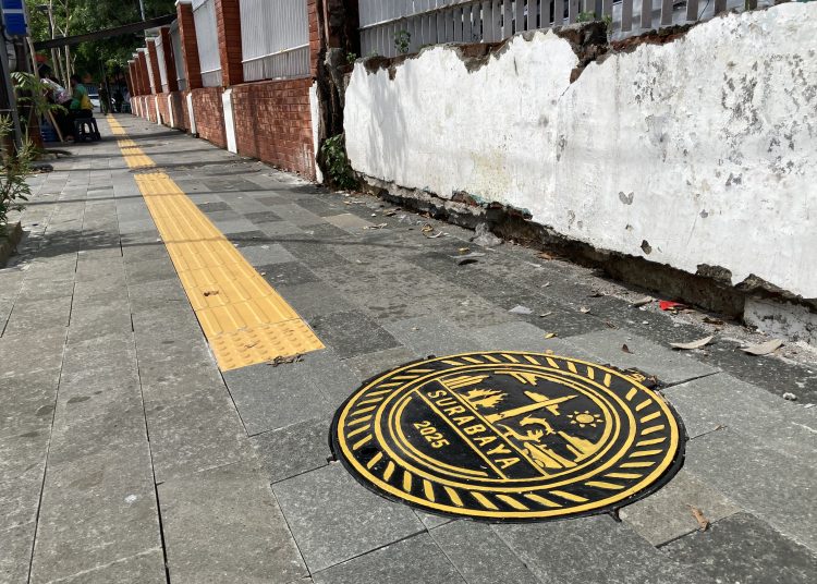 Penutup saluran di kawasan Kedung Sroko yang masih dalam tahap pengerjaan.