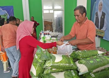 Pasar Murah di Gedung Serbaguna, Tanah Kali Kedinding, Jalan Kenjeran, Surabaya.
