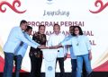 Kepala Disperinaker Kota Surabaya, Agus Hebi Djuniantoro saat launching program Perisai peduli jaminan sosial bagi pekerja informal.
