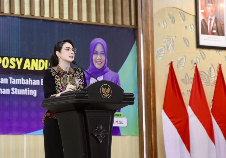 Ketua Posyandu Jawa Timur, Arumi Bachsin