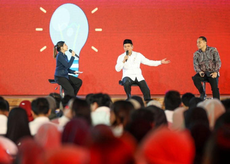 Acara “Indonesia Punya Kamu” di Gedung Airlangga Convention Center Kampus C Unair.