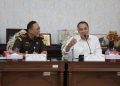Wali Kota Surabaya Eri Cahyadi bersama Kepala Kejaksaan Negeri Tanjung Perak, Darwish Burhansyah.