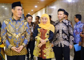 Menteri Pertanian RI Andi Amran Sulaiman bersama Gubernur Jatim Khofifah Indar Parawansa dan Wagub Emil Elestianto Dardak