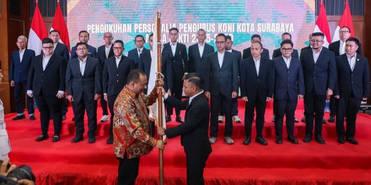 Pengukuhan pengurus Komite Olahraga Nasional Indonesia Surabaya masa bakti 2025-2029 di Graha Sawunggaling, Surabaya.