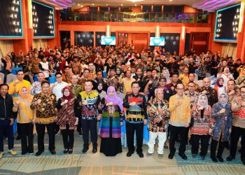 Forum silaturahmi dengan masyarakat Kepulauan Riau asal Jatim di Hotel Nagoya Hill, Batam.