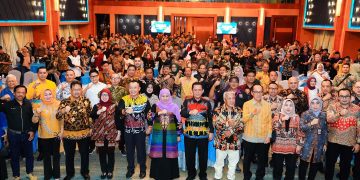 Forum silaturahmi dengan masyarakat Kepulauan Riau asal Jatim di Hotel Nagoya Hill, Batam.