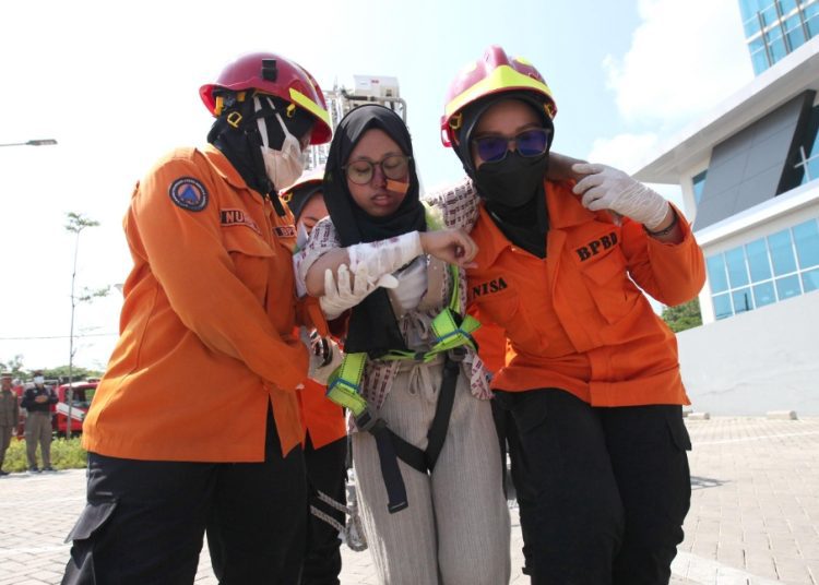 Salah satu mitigasi bencana yang dilakukan BPBD Surabaya.