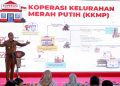 Wali Kota Surabaya Eri Cahyadi saat High Level Meeting yang melibatkan Tim Pengendali Inflasi Daerah, Tim Percepatan dan Perluasan Digitalisasi Daerah, Tim Percepatan dan Perluasan Ekonomi Digital serta Tim Percepatan Akses Keuangan Daerah.