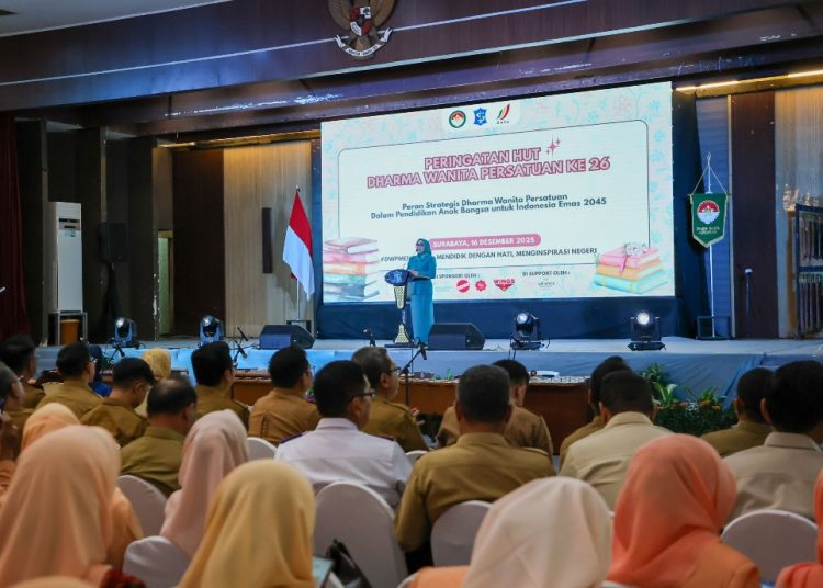 Ketua DWP Surabaya Rini Indriyani saat Gedung Wanita Candra Kencana, Jalan Kalibokor Selatan No. 2 Surabaya.