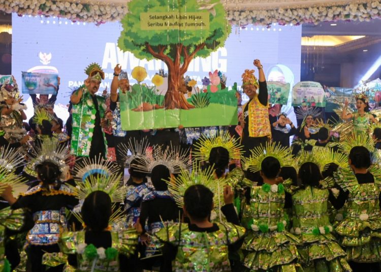 Awarding Penghargaan Lingkungan Hidup Tingkat Kota Surabaya 2025, di Empire Palace.