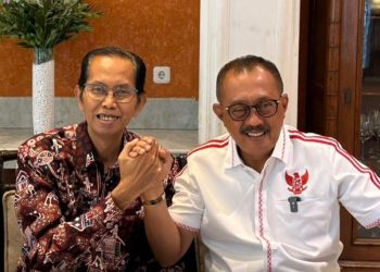 Ketua DPRD Surabaya Adi Sutarwijono bersama Ketua DPC PDI Perjuangan Surabaya Armuji