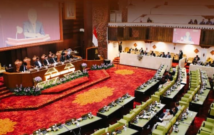 Suasana rapat paripurna di DPRD Jatim.