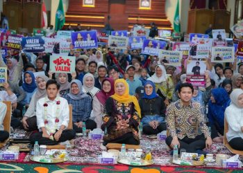 Penyambutan khusus untuk sang juara  D'Academy 7, Achmad Valen Akbar di Gedung Negara Grahadi