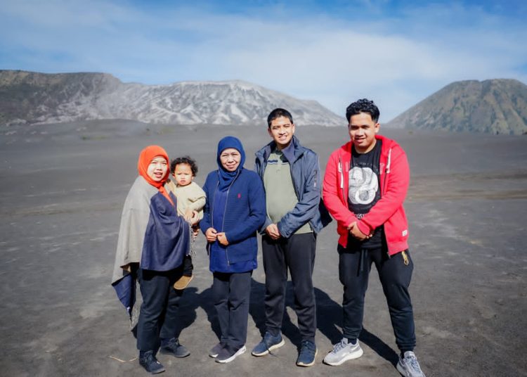 Gunung Bromo menjadi salah satu favorit wisatawatan datang ke Jawa Timur.