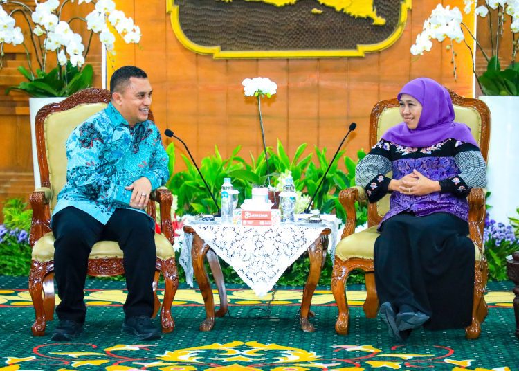 Gubernur Khofifah saat menerima jajaran pimpinan TVRI Stasiun Jawa Timur di Gedung Negara Grahadi, Surabaya.