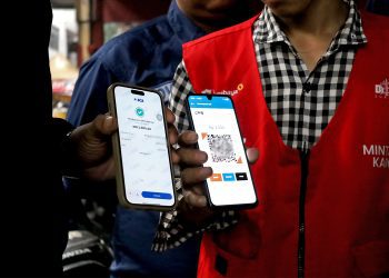 Foto ilustrasi, pembayaran parkir digital yang telah dilaksanakam Dishub Surabaya.