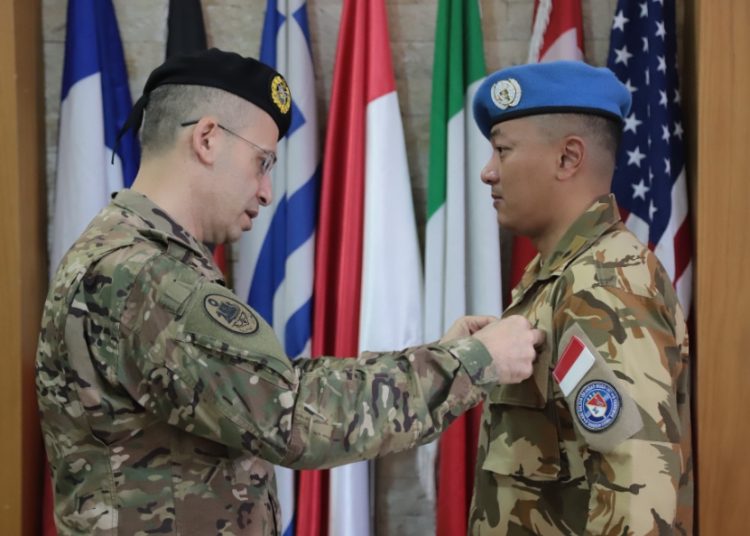 Penyematan LAF Medal dilakukan oleh LAF Navy Commander Admiral Mustafa Al-Ali kepada Komandan KRI Sultan Iskandar Muda-367 Letkol Laut (P) Anugerah Annurullah selaku Komandan Satgas MTF TNI Konga XXVIII-P/UNIFIL.